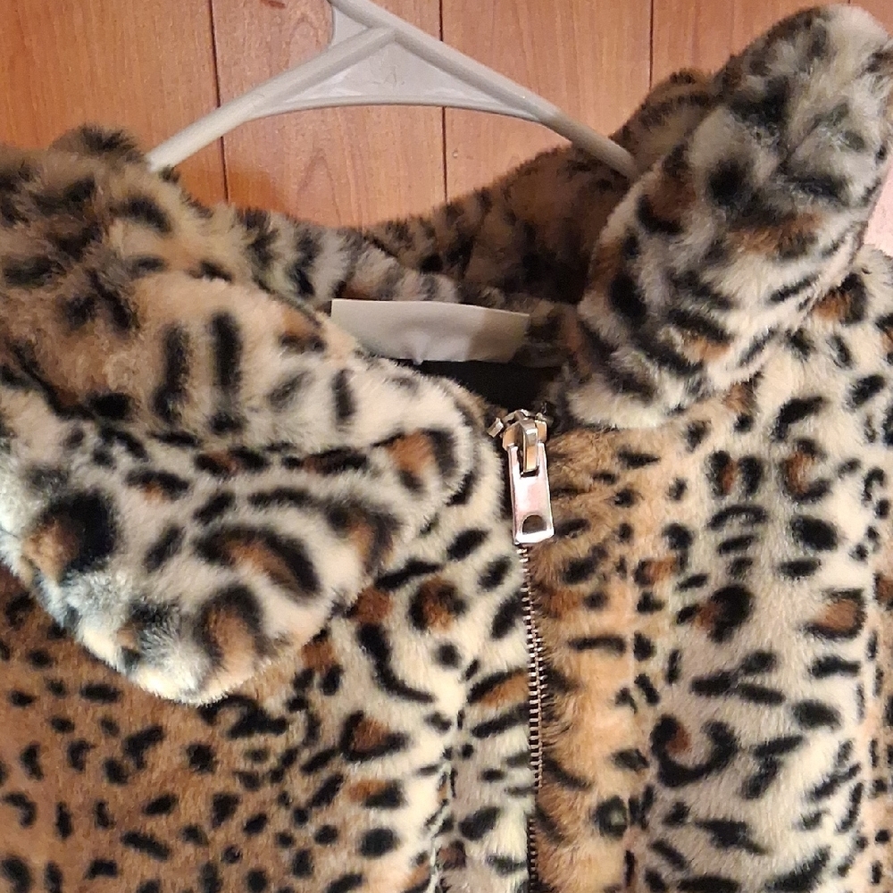 No Boundaries Leopard Print Teddy Jacket in Tan and Black - Picture 6 of 12